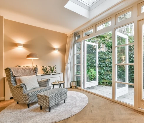 Turnkey kitchen and living area fit-out Dubai with integrated finishes